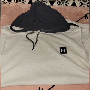 Under Armour sweatshirt with hood